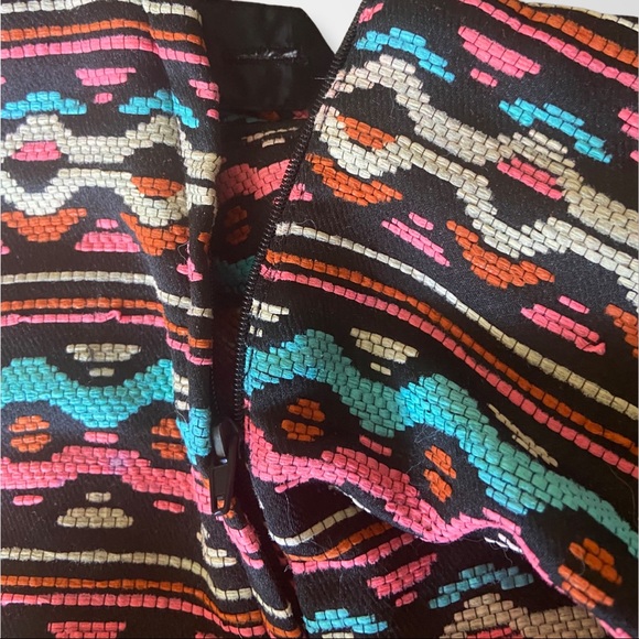 H&M Coachella Tribal Two Piece - Crop Top & Short Shorts - Size 8 (runs small) - Picture 8 of 8